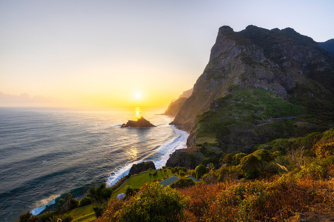 Sonnenaufgang vom Miradouro de Sao Cristovao, Sao Vicente, Madeira, Portugal, Atlantik, Europa