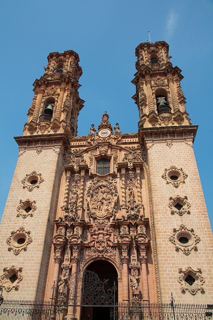 Türme im churrigueresken Stil, Kirche Santa Prisca de Taxco, gegründet 1751, UNESCO-Weltkulturerbe, Taxco, Guerrero, Mexiko, Nordamerika