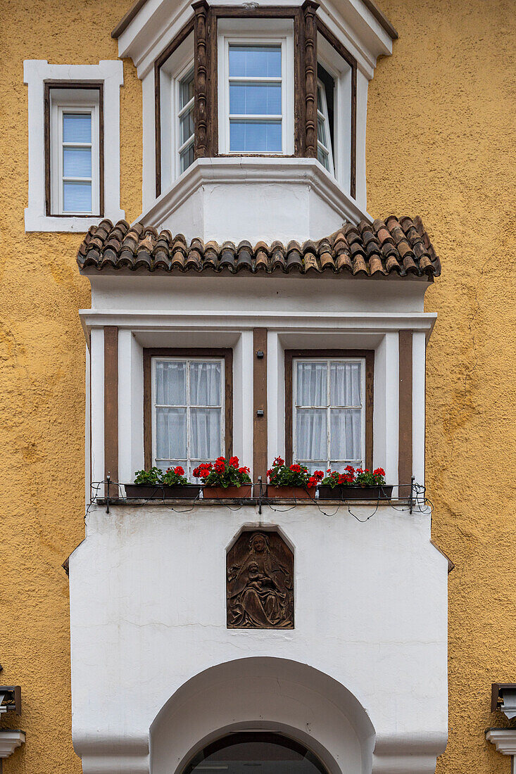 Typical architecture, Sudtirol (South Tyrol), Bolzano district, Italy, Europe\n