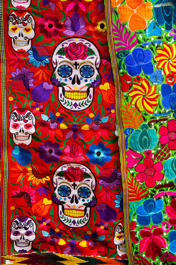 Totenkopfbild, Kunsthandwerk zu verkaufen, Kunsthandwerkermarkt, Mexiko-Stadt, Mexiko, Nordamerika