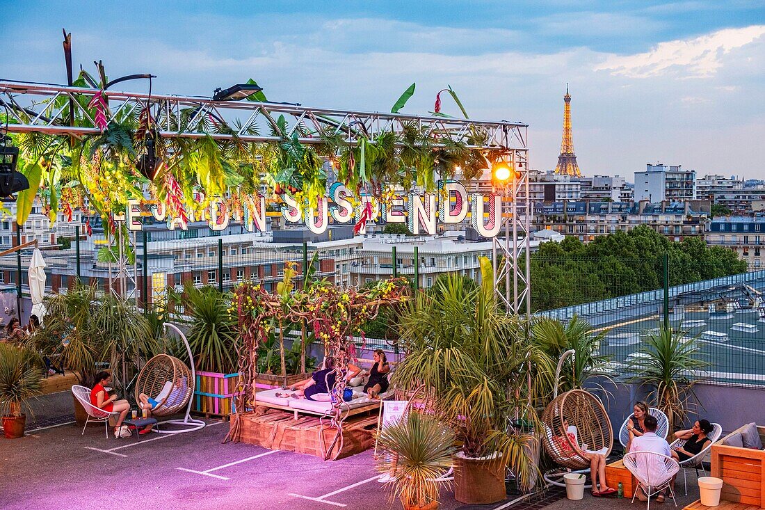 Frankreich, Paris, Dachbegrünung von 3.500 m2, der hängende Garten wurde im Sommer auf dem Dach eines Parkplatzes installiert