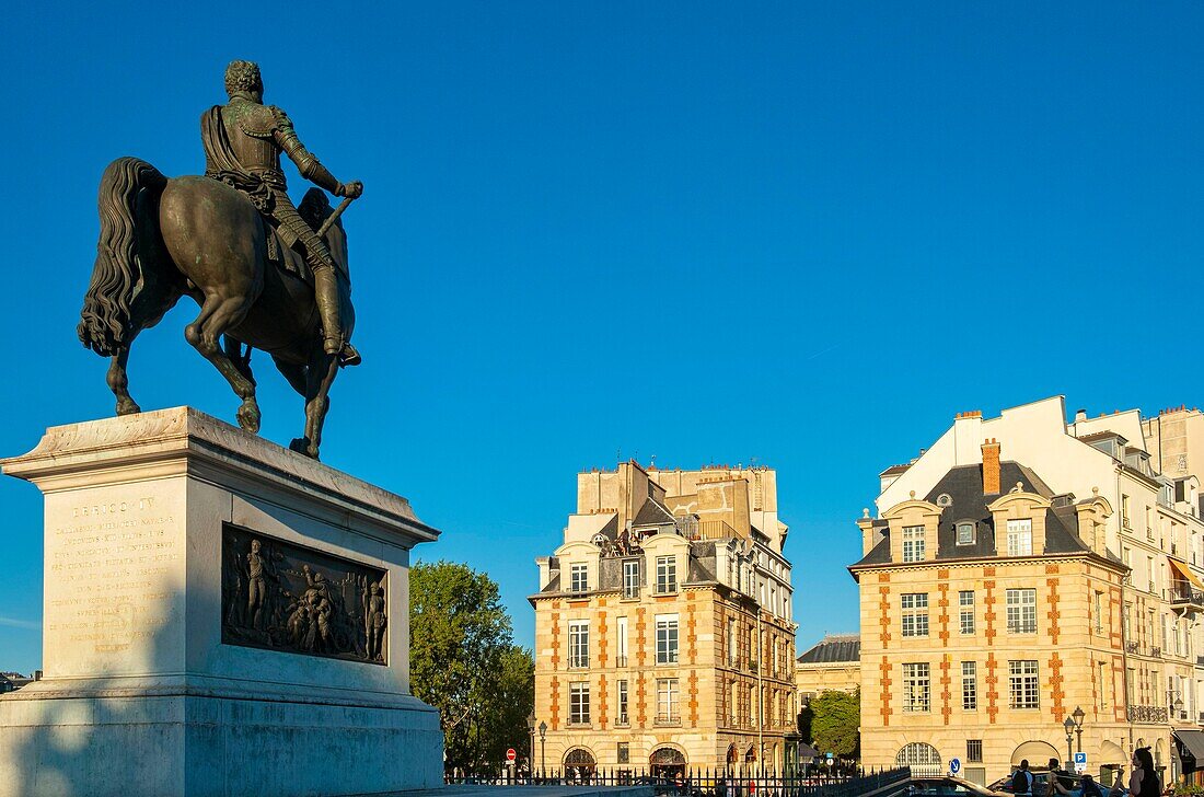 France, Paris, area listed as World Heritage by UNESCO, Ile de la Cite, Place du Pont Neuf, equestrian statue of Henri IV\n