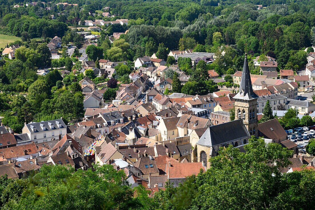 "Frankreich, Yvelines, Regionaler Naturpark ""Haute Vallée de Chevreuse"", Chevreuse, Blick auf die Stadt"