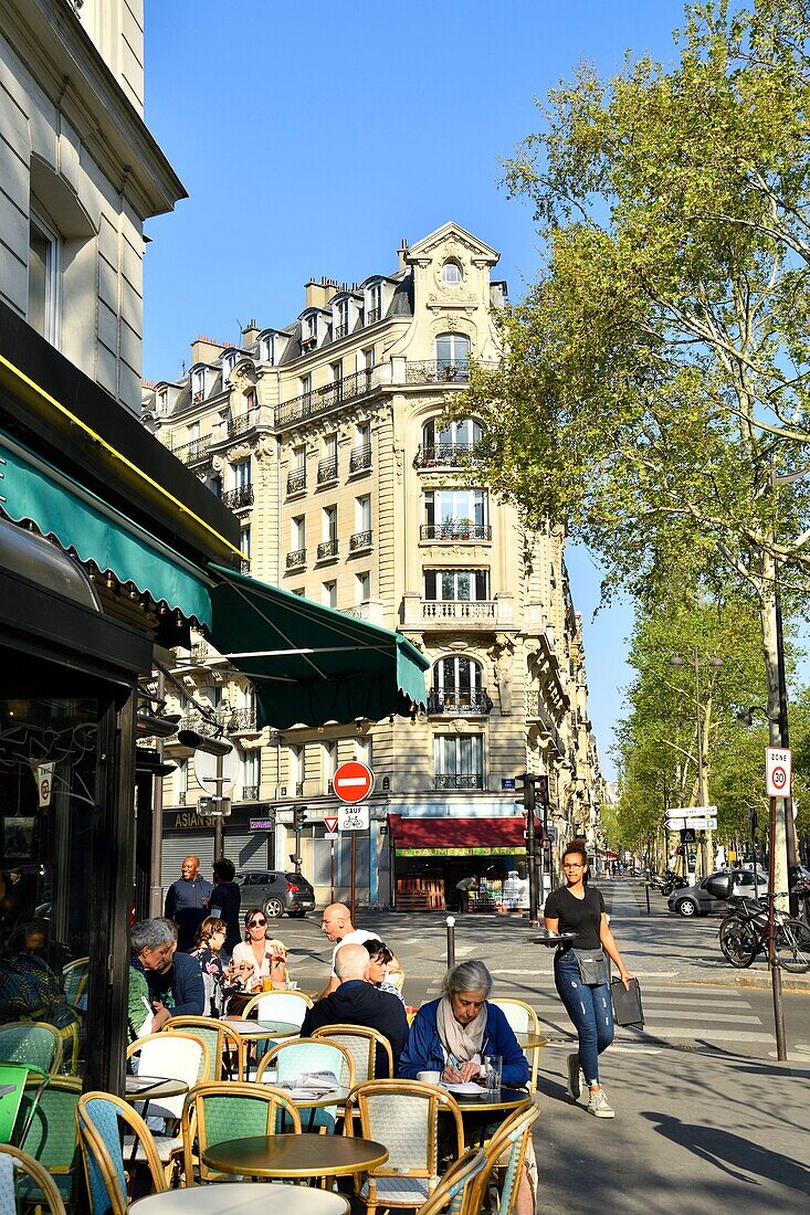France, Paris, building at the avenue Daumesnil\n