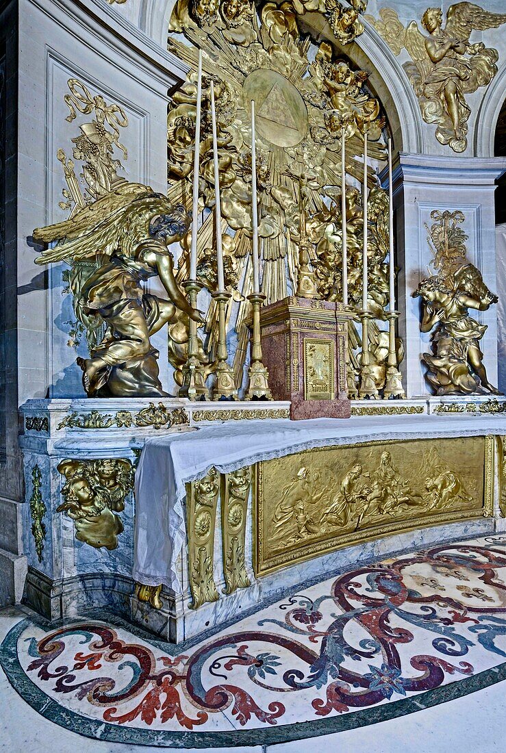 France, Yvelines, Versailles, palace of Versailles listed as World Heritage by UNESCO, the main altar of the chapel\n