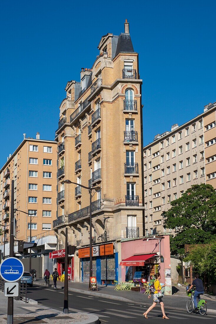 Frankreich, Paris, Bessieres-Gebäude, Straßenbahnhaltestelle T3