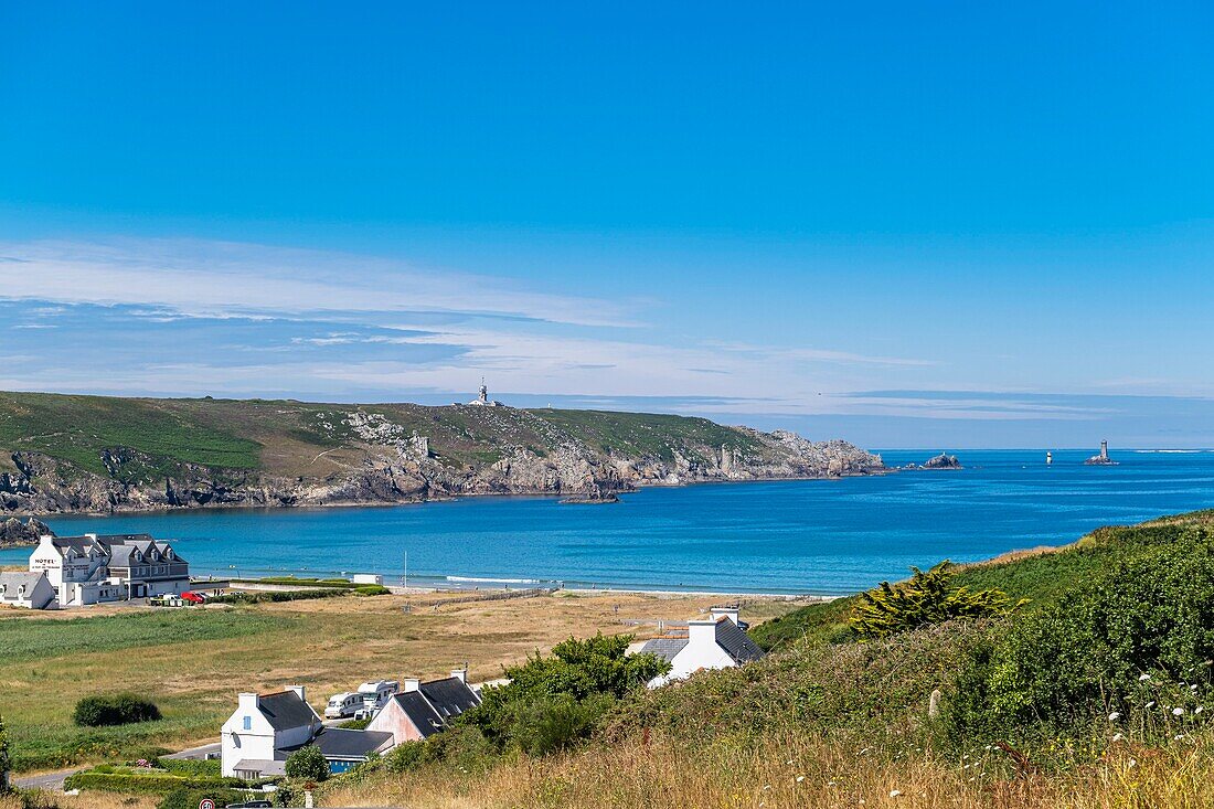 France, Finistere, Cleden-Cap-Sizun, Baie des Trépassés, Pointe du Raz in the background\n