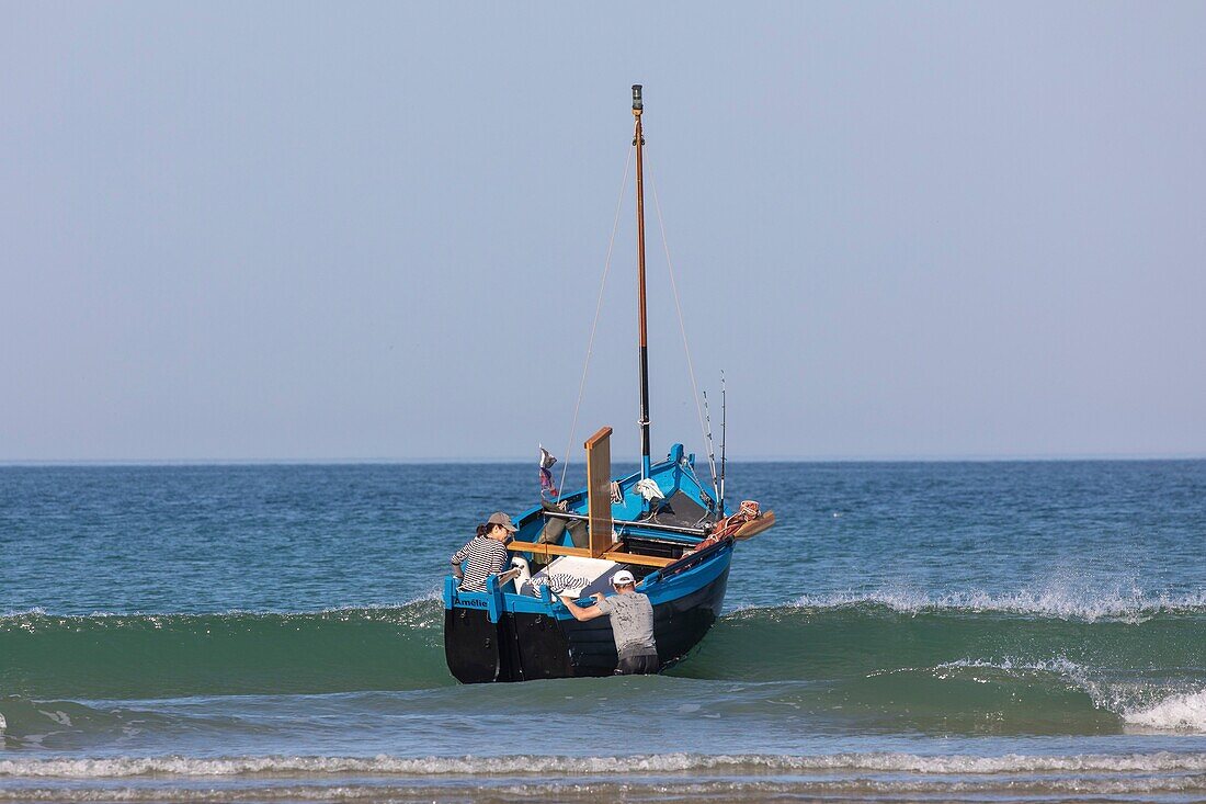 France, Pas de Calais, Audresselles, flobart, traditional fishing craft\n