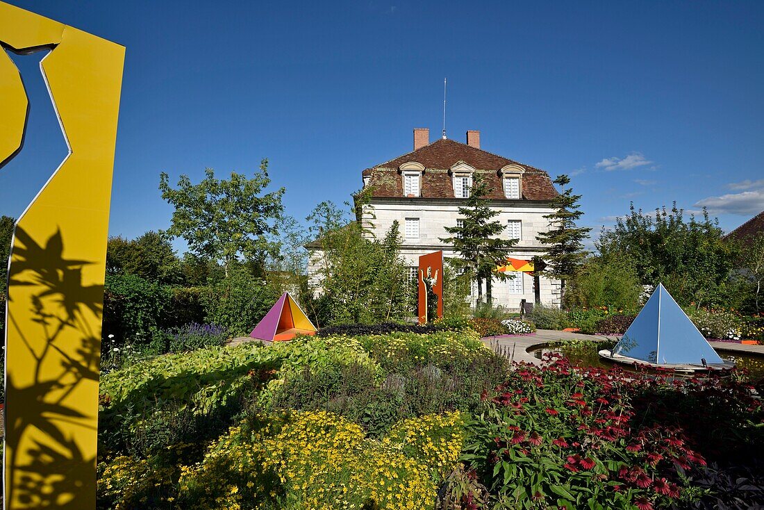 Frankreich, Doubs, Arc et Senans, die von der UNESCO zum Weltkulturerbe erklärte Saline Royale, Gartenfestival 2019, Blumen