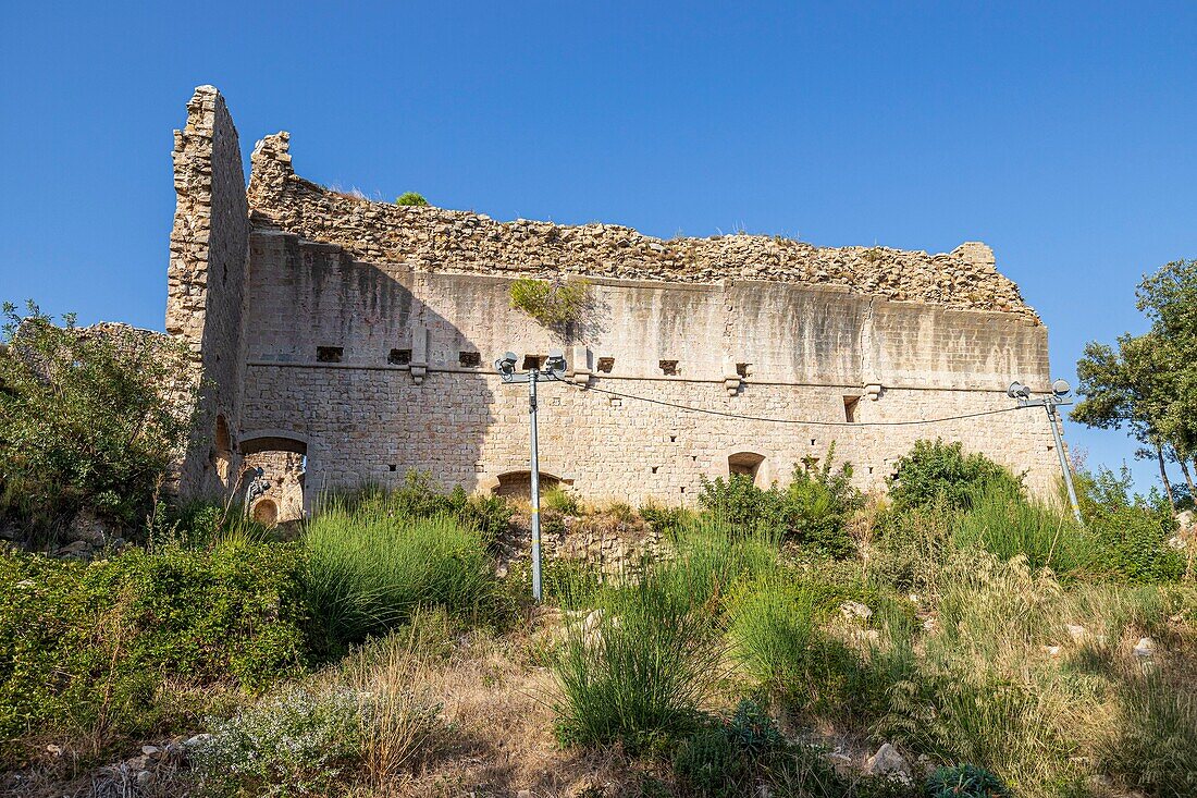 France, Var, Provence Verte, Forcalqueiret, the ruins of the castle of Forcalqueiret are among the emblematic monuments that benefit from the lotto of the heritage imagined by Stéphane Bern for their backups, large room south gaping 25m long\n