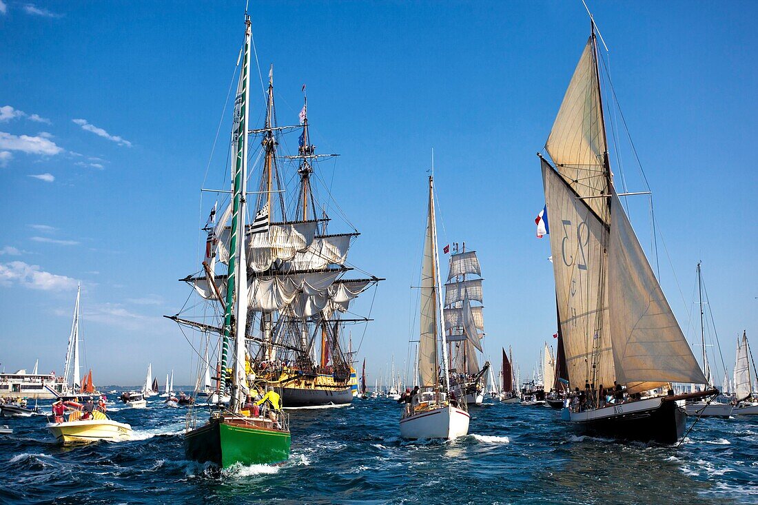 Frankreich, Finistere, Brest, ATMOSPHERE Große Parade von Brest in Douarnenez Internationales maritimes Festival von Brest 2016