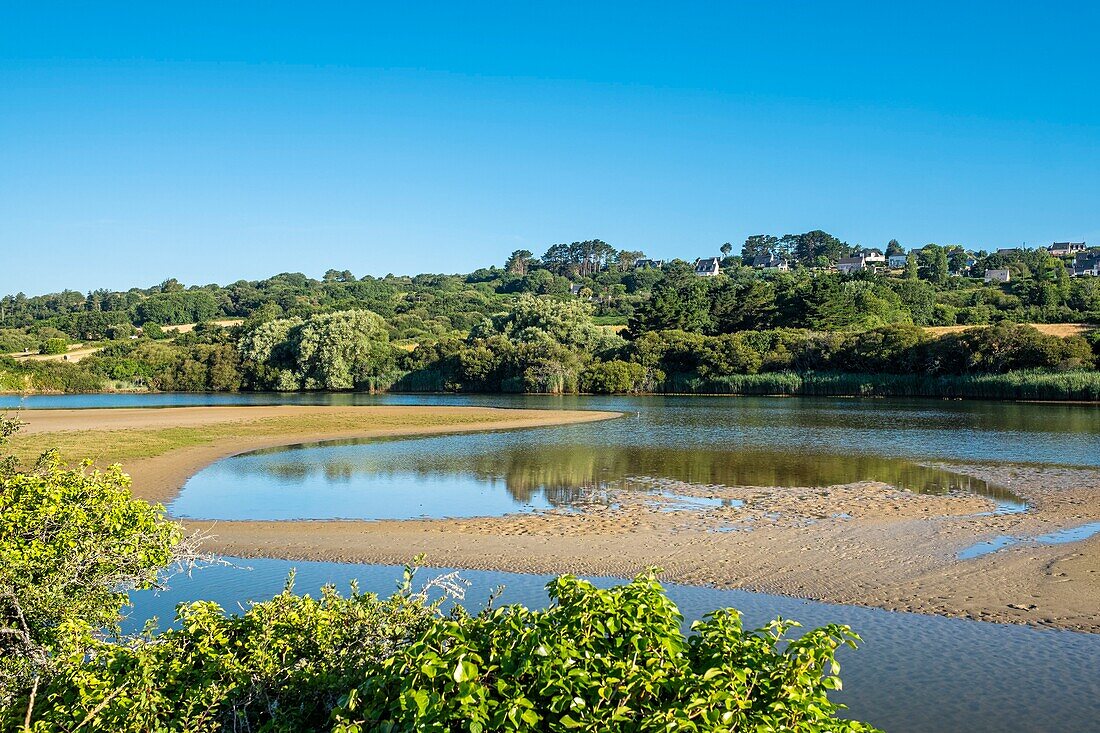 France, Finistere, Armorica Regional Natural Park, Crozon Peninsula, Aber river\n