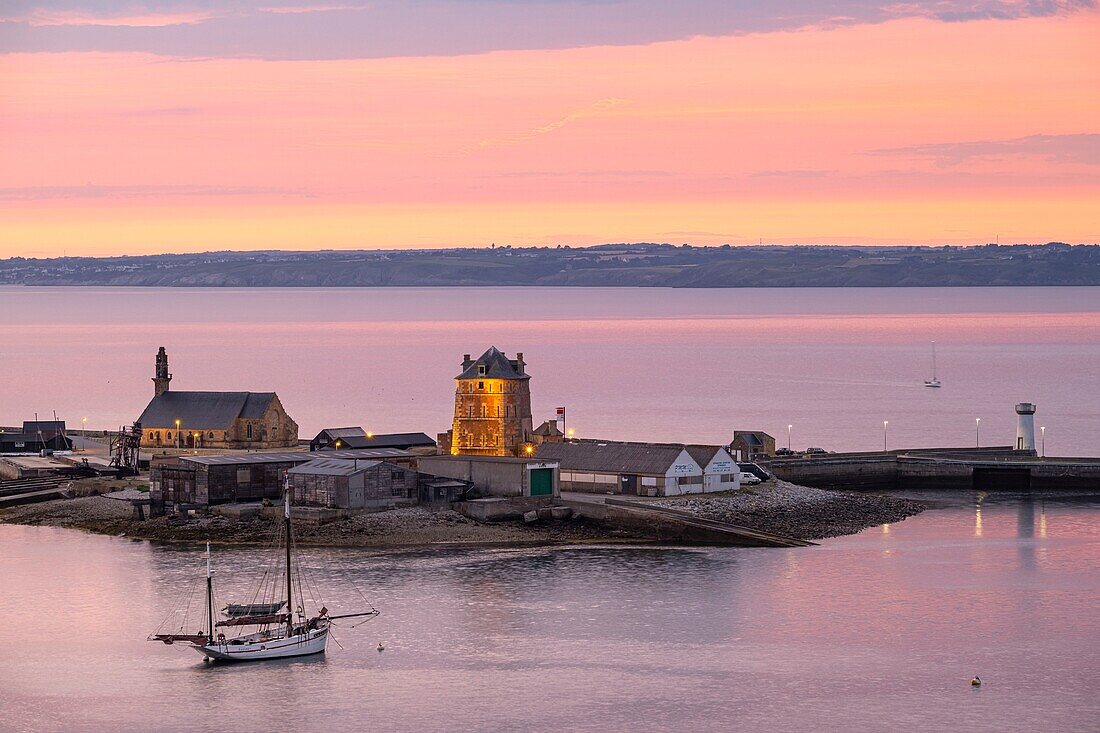 France, Finistere, Armorica Regional Natural Park, Crozon Peninsula, Camaret-sur-Mer, Notre-Dame de Rocamadour chapel and Vauban tower, a UNESCO World Heritage site\n