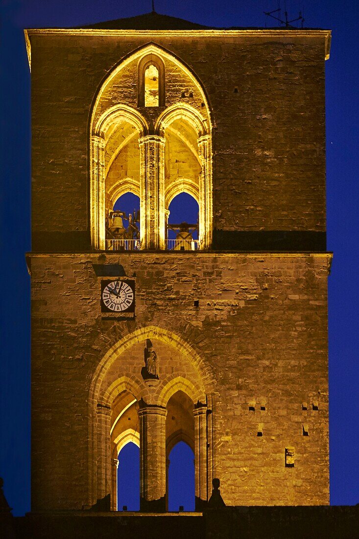 Frankreich, Herault, Lodeve, Steilwand der Kathedrale St. Fulcran im Stil der Languedoc-Gotik