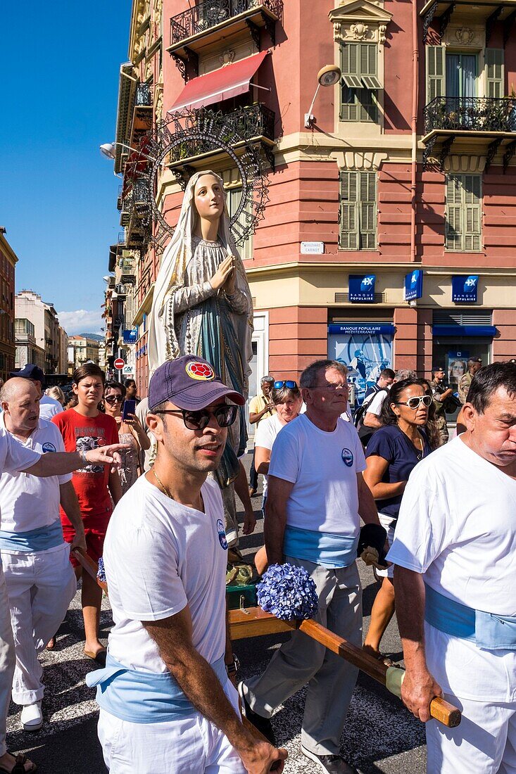 Frankreich, Alpes Maritimes, Nizza, von der UNESCO zum Weltkulturerbe erklärt, Port Lympia, Place de l' Ile de Beaute, Prozession der Jungfrau von der Unbefleckten Empfängnis