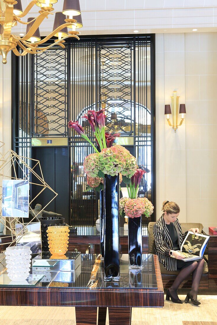 France, Paris, Avenue Georges V, Hotel Prince de Galles (Marriott) inaugurated in 1929, lobby decorated by Pierre-Yves Rochon\n