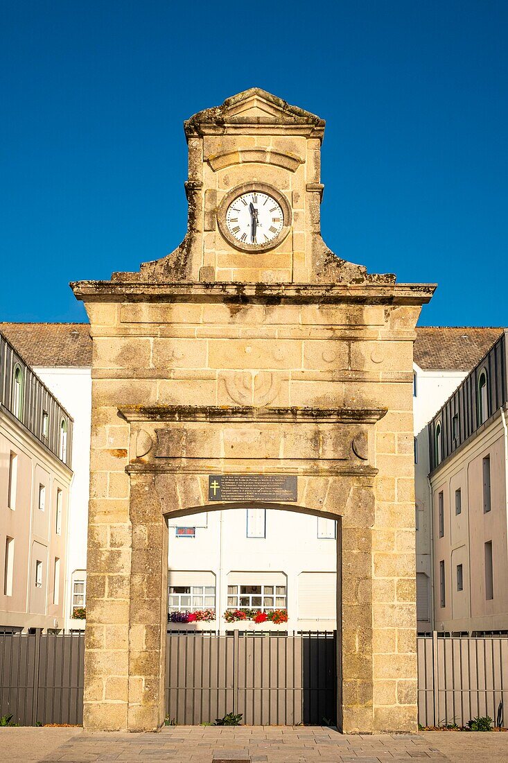 France, Finistere, Douarnenez, Rosmeur Port, the monumental door of the ice house dating from 1890\n