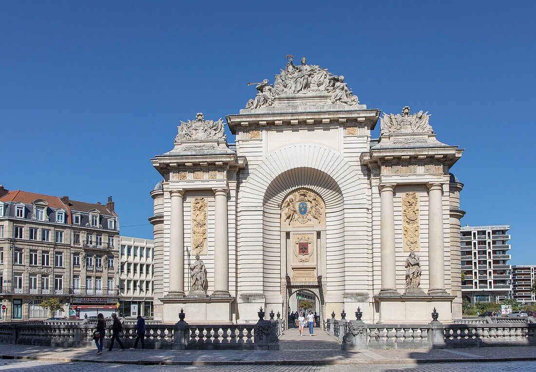Frankreich, Nord, Lille, Pariser Tor, Ende des 17. Jahrhunderts als Triumphbogen zur Feier der Siege Ludwigs XIV. wiederaufgebaut