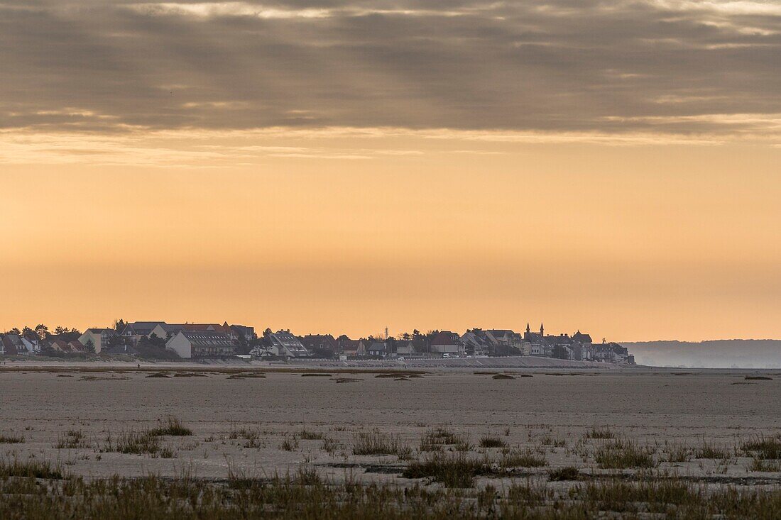 France, Somme, Somme Bay, Nature Reserve of the Somme Bay, Landscapes of the Somme Bay at low tide at sunset\n