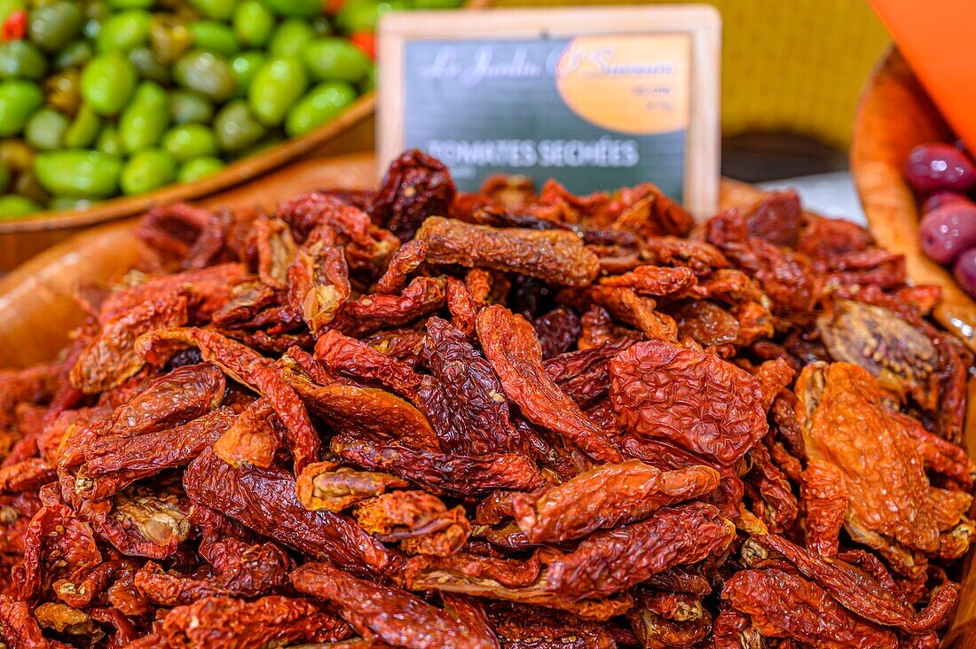 France, Alpes-Maritimes , Cannes, dried tomatoes at Forville market\n