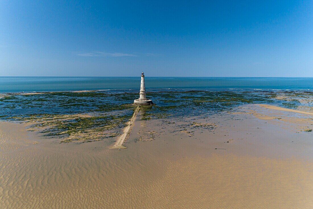 Frankreich, Gironde, Verdon-sur-Mer, Felsplateau von Cordouan, Leuchtturm von Cordouan, denkmalgeschützt, Gesamtansicht (Luftbild)