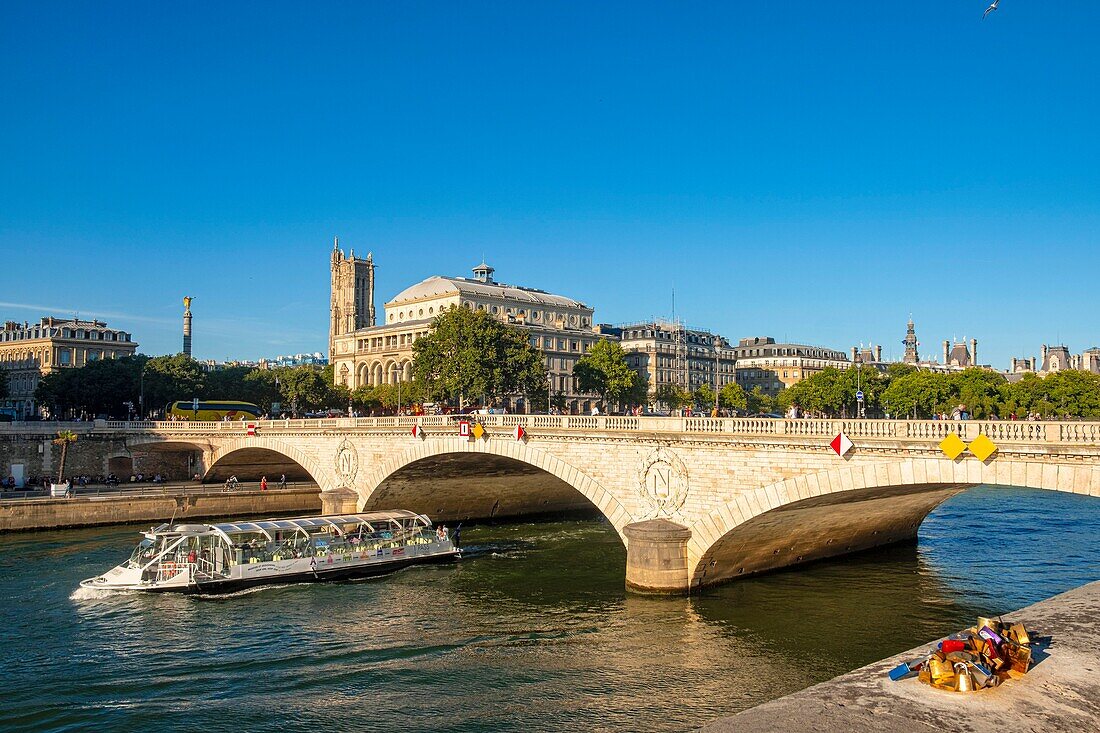 Frankreich, Paris, von der UNESCO zum Weltkulturerbe erklärtes Gebiet, die Change Bridge
