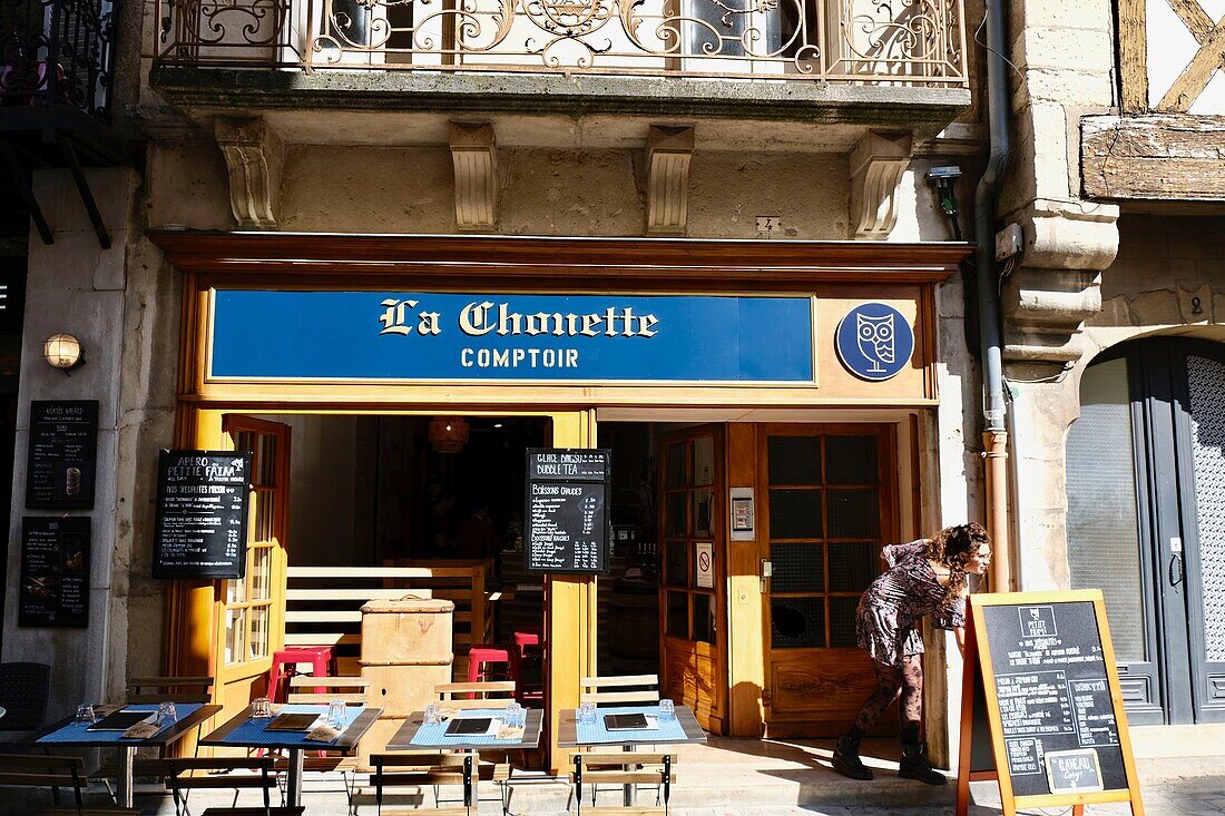 France, Cote d'Or, Dijon, area listed as World Heritage by UNESCO, rue de la Chouette, cafe le Comptoir de la Chouette\n