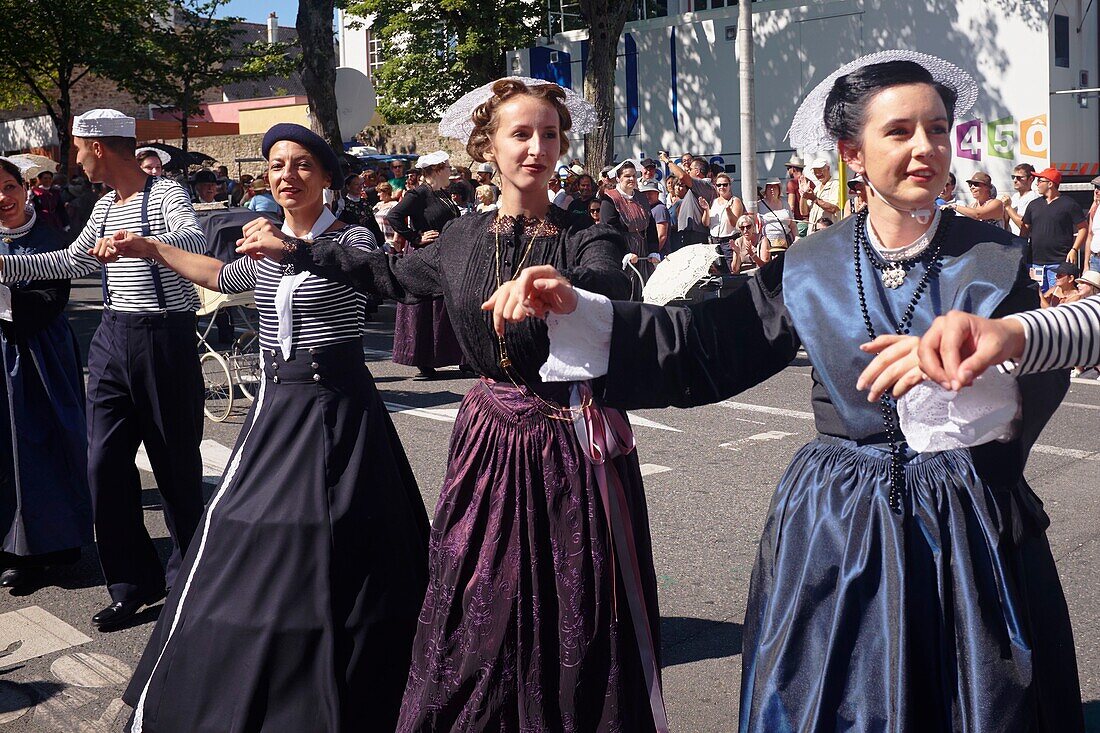 France, Morbihan, Lorient, Festival Interceltique de Lorient (FIL), Dancers during the Grand Parade\n