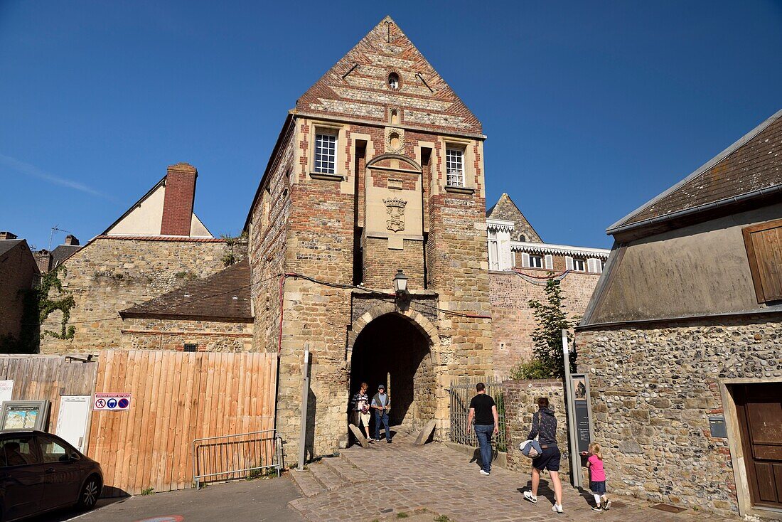 Frankreich, Somme, Bucht von Somme, die mittelalterliche Stadt Saint Valery sur Somme, Porte de Nevers oder Porte du Bas aus dem 16.