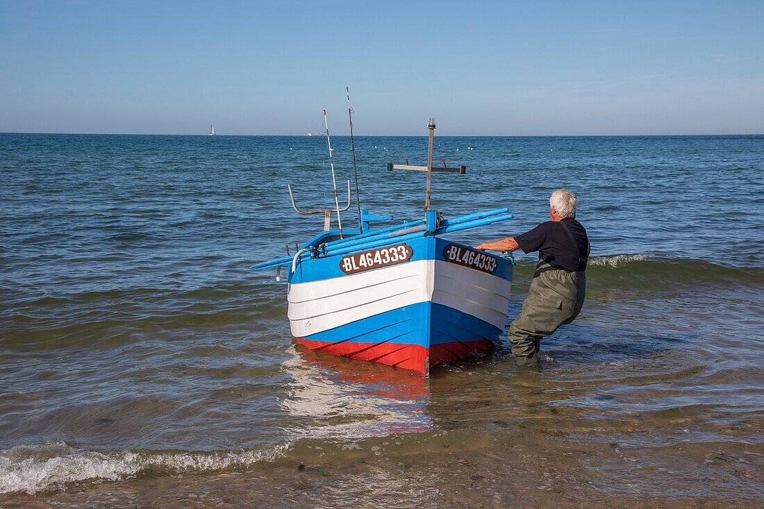 France, Pas de Calais, Audresselles, flobart, traditional fishing craft\n