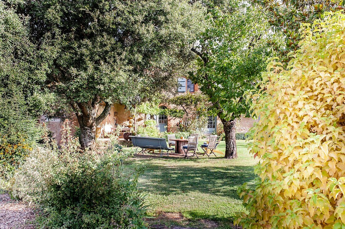 France, Haute-Garonne, Loubens-Lauragais, story :  Charming and autantic 16th century farmhouse \n