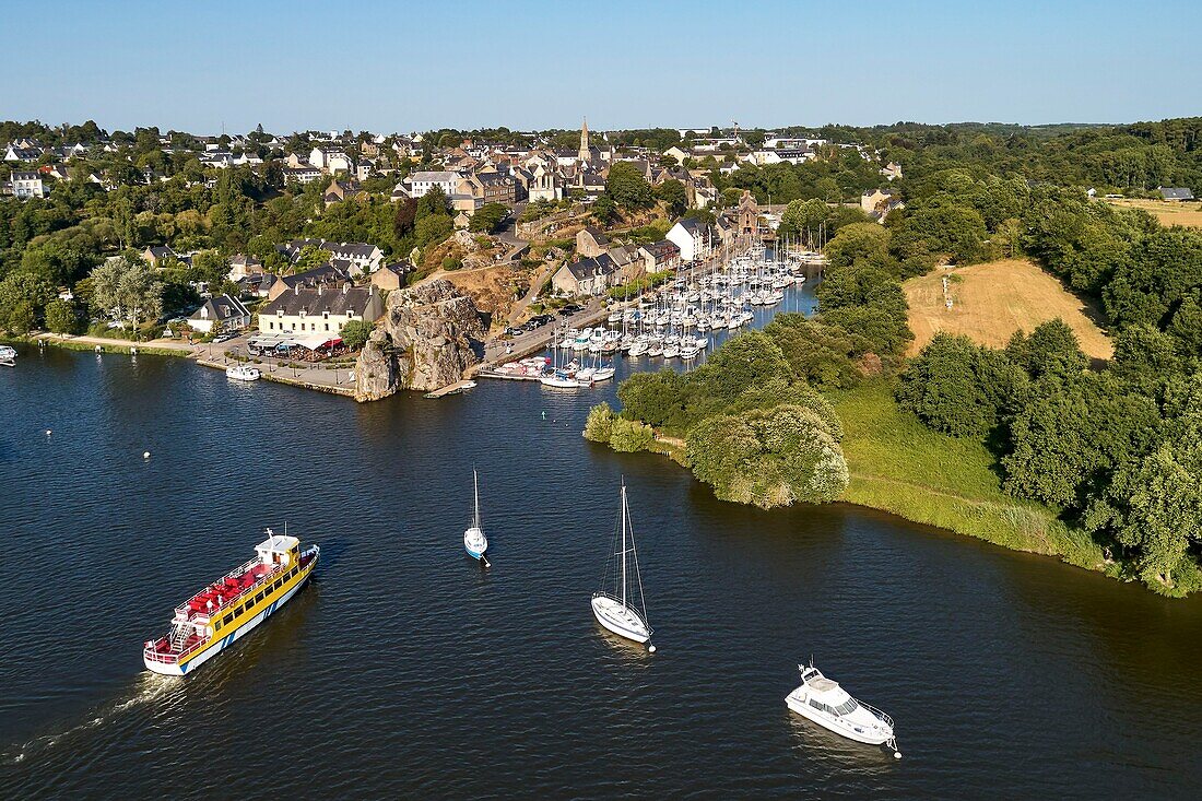 Frankreich, Morbihan, La Roche Bernard, der Fluss Vilain und der Yachthafen (Luftaufnahme)