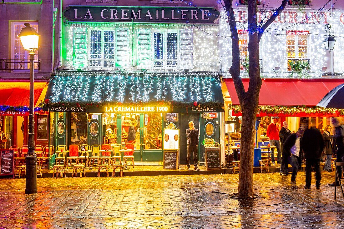 France, Paris, Montmartre, Place du Tertre at Christmas\n