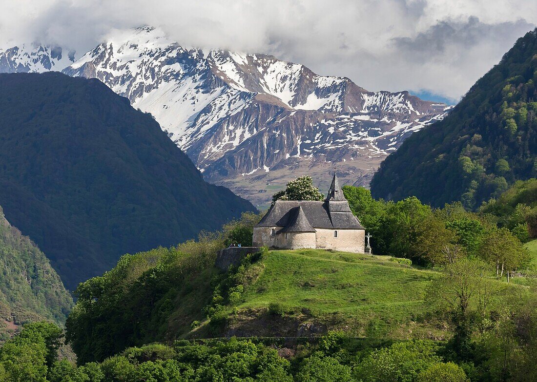 France, Hautes Pyrenees, Saint Savin, Pietat chapel\n