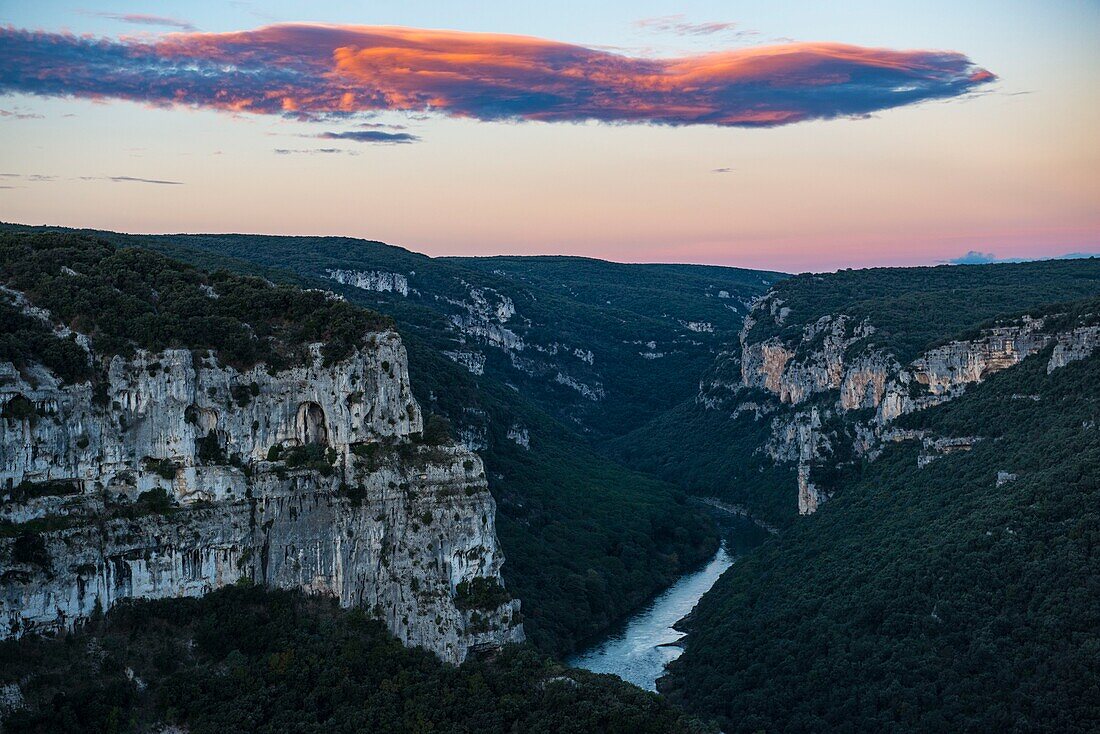 Frankreich, Ardeche und Gard, Reserve Naturelle des Gorges de l'Ardeche, Saint Remeze und Aigueze