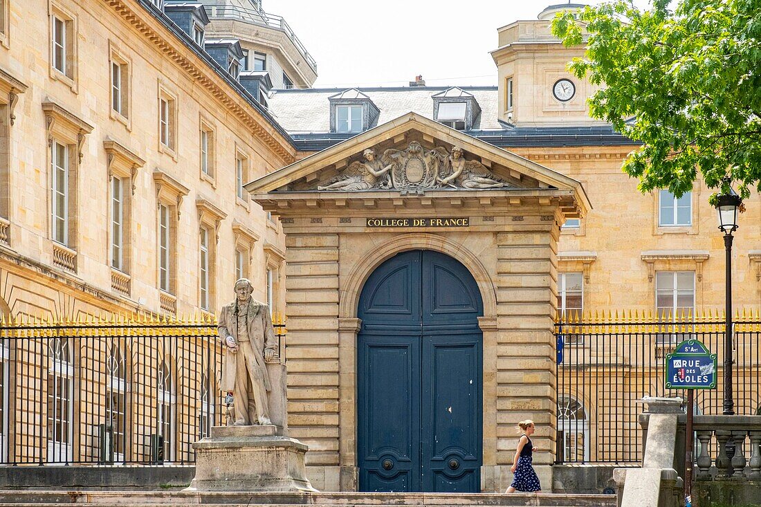 France, Paris, district of Saint Michel, the college of France\n