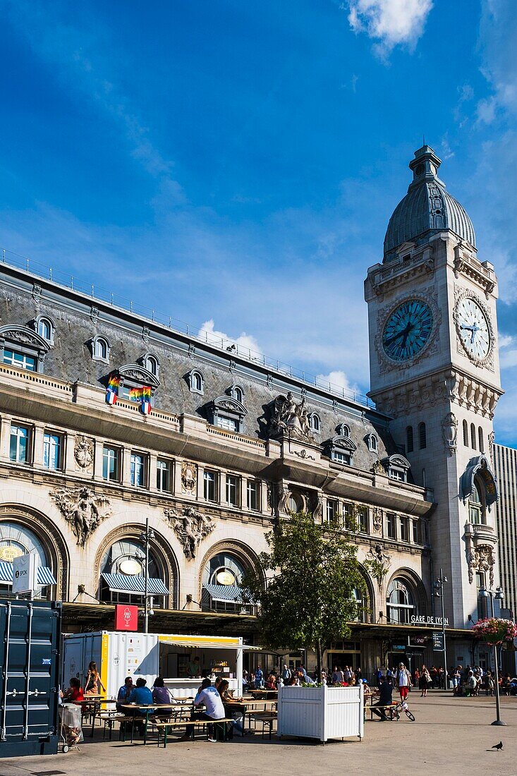 Frankreich, Paris, Bahnhof Gare de Lyon, der Platz, Containerimbiss