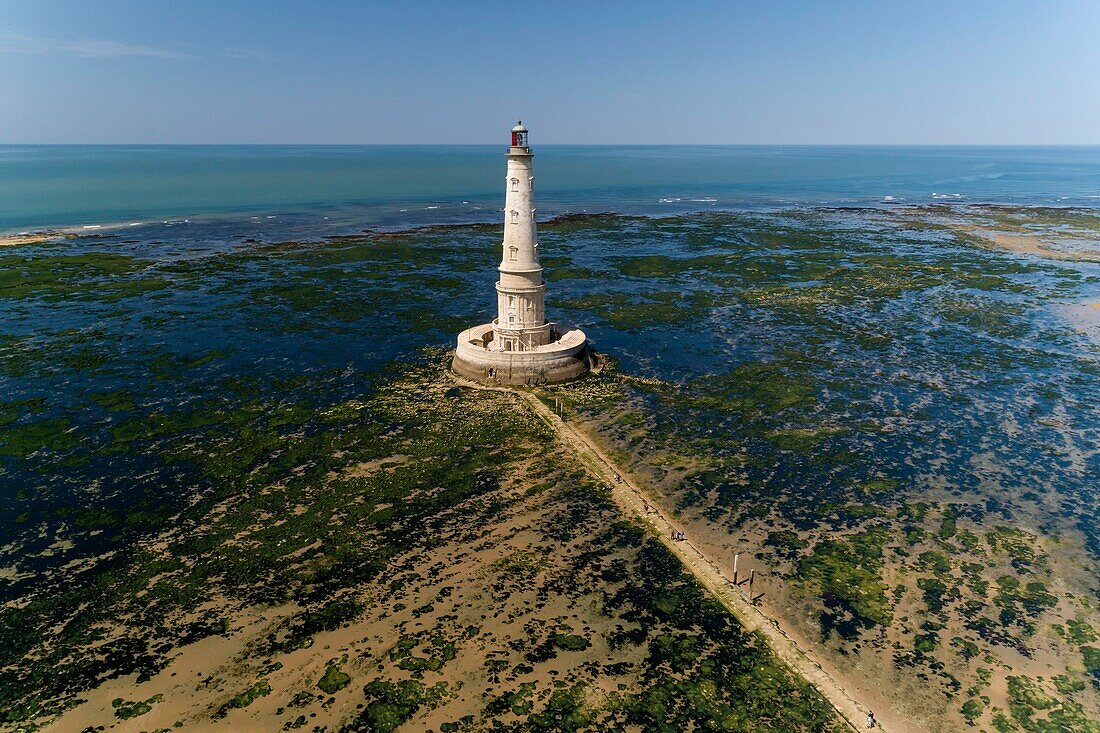 Frankreich, Gironde, Verdon-sur-Mer, Felsplateau von Cordouan, Leuchtturm von Cordouan, denkmalgeschützt, Gesamtansicht (Luftbild)