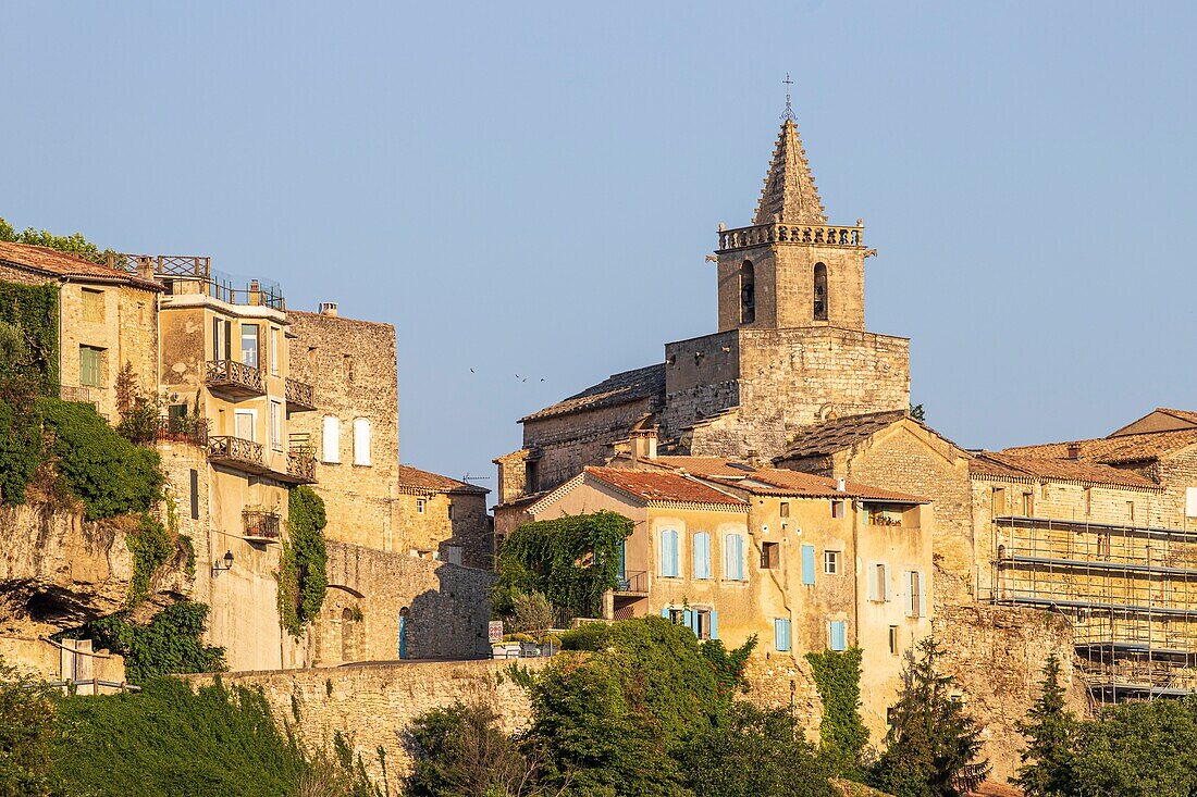 Frankreich, Vaucluse, Venasque, bezeichnet als die schönsten Dörfer Frankreichs