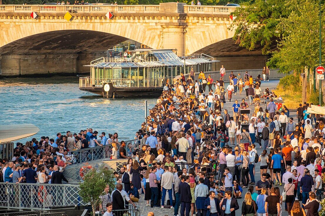 Frankreich, Paris, von der UNESCO zum Weltkulturerbe erklärtes Gebiet, der Rives de Seine Park an der Pont des Invalides