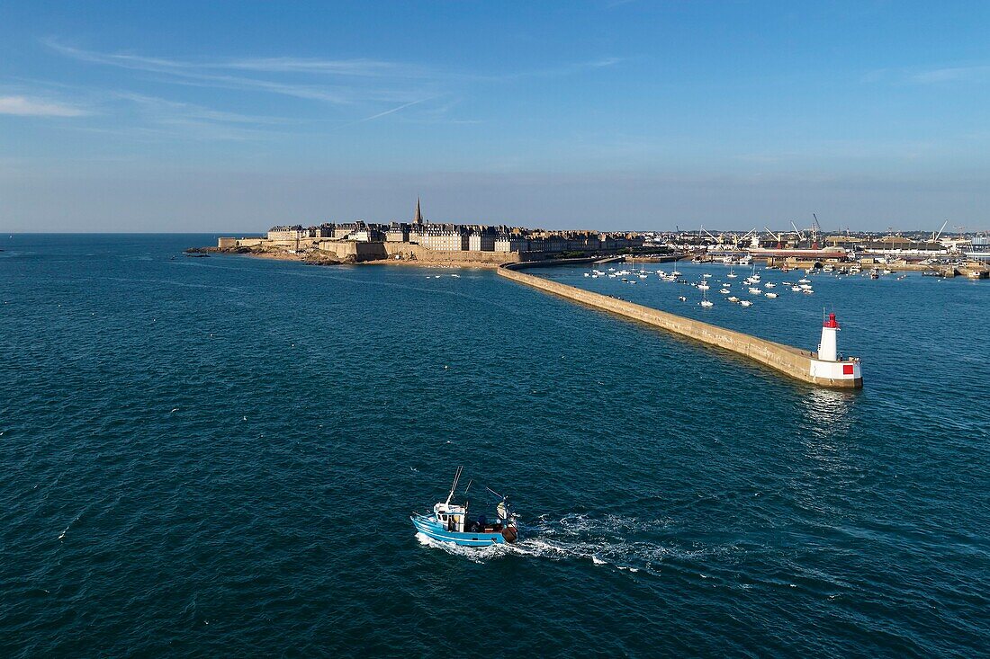 France, Ille et Vilaine, Cote d'Emeraude (Emerald Coast), Saint Malo, the walled city and the Mole des Noires (blackwomen's pier) (aerial view)\n