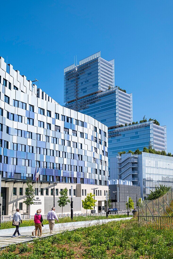 France, Paris, Clichy-Batignolles eco-district, Cité Judiciaire de Paris designed by the architect Renzo Piano gathers district courts, the High Court of Paris and the regional direction of the judicial police\n