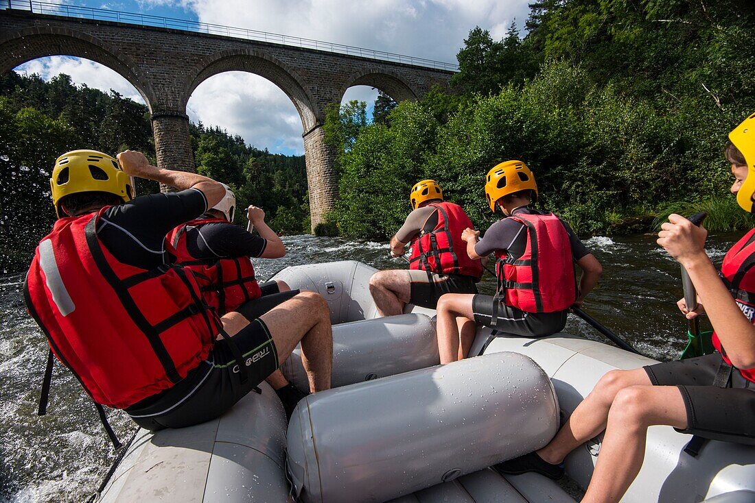 France, Lozere, Fontanes, rafting on the Allier\n