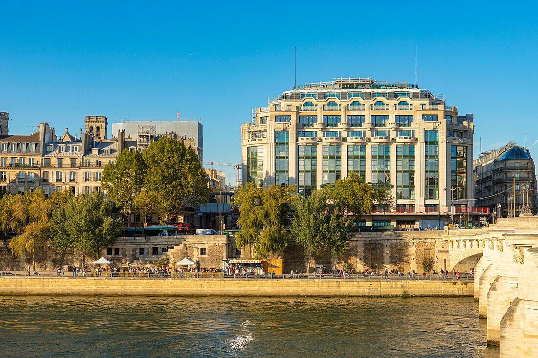 Frankreich, Paris, von der UNESCO zum Weltkulturerbe erklärtes Gebiet, die Brücke Neuf und das Gebäude La Samaritaine