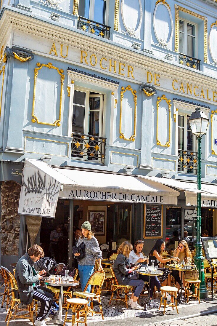 France, Paris, Rue Montorgueil, restaurant Au Rocher de Cancale\n