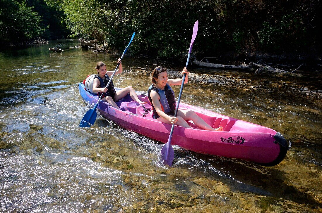 France, Var, Provence Verte, canoeing on the river Argens between Carces and Le Thoronet\n