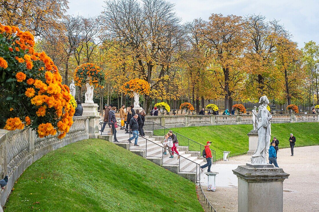 France, Paris, Odeon district, Luxembourg garden in the fall\n