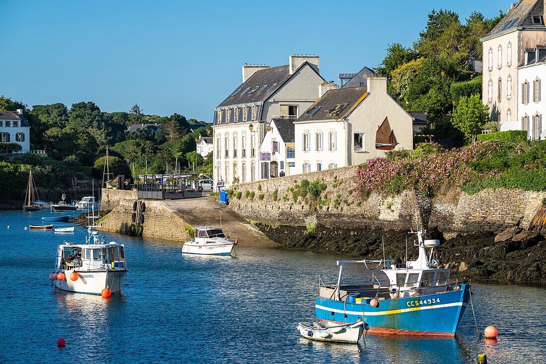 France, Finistere, Clohars-Carnoet, the picturesque fishing port of Doëlan\n