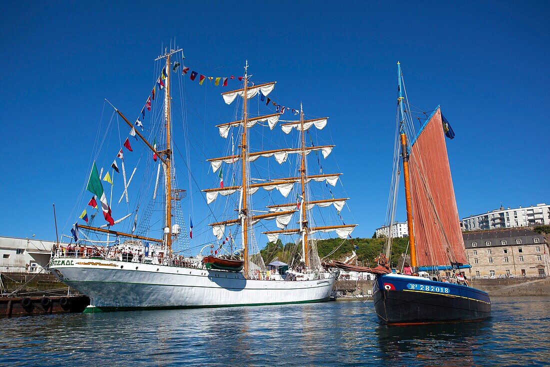 France, Finistère, Brest, CUAUHTEMOC Mexico DAHL MAD France Brest International Maritime Festival 2016\n