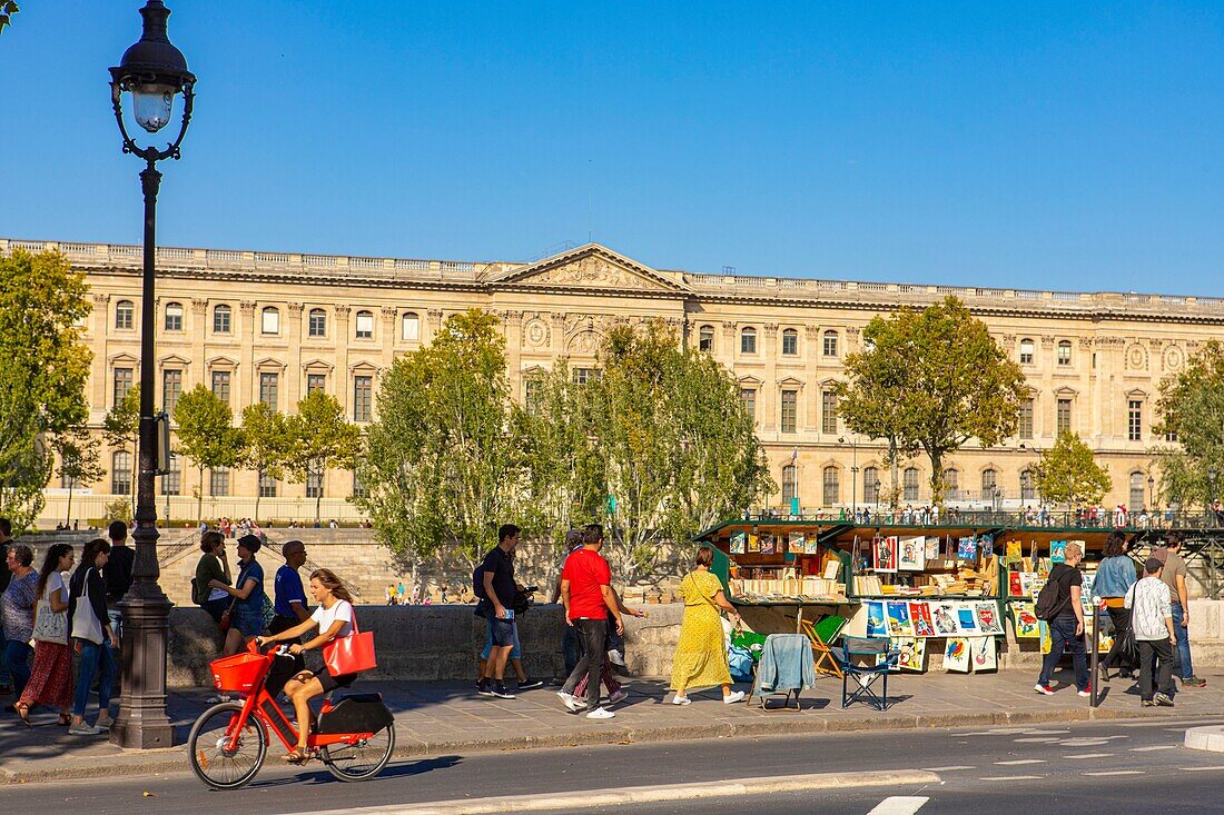Frankreich, Paris, von der UNESCO zum Weltkulturerbe erklärtes Gebiet, Antiquariate und Louvre-Pavillon